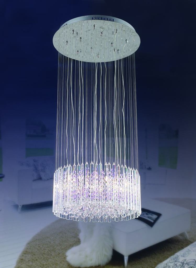 復(fù)式樓梯燈與水晶吊燈 現(xiàn)代家居與酒店大堂的照明藝術(shù)